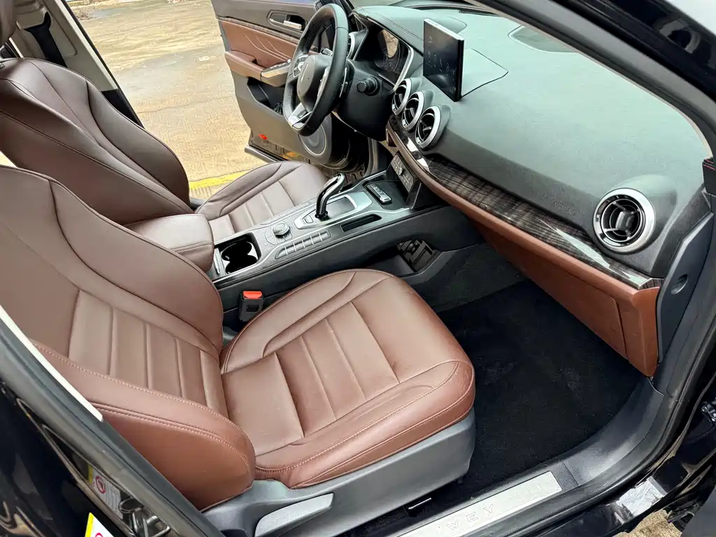 Wei brand VV5 2019 1.5T two-wheel drive Yanfeng купить на сайте DeffCars