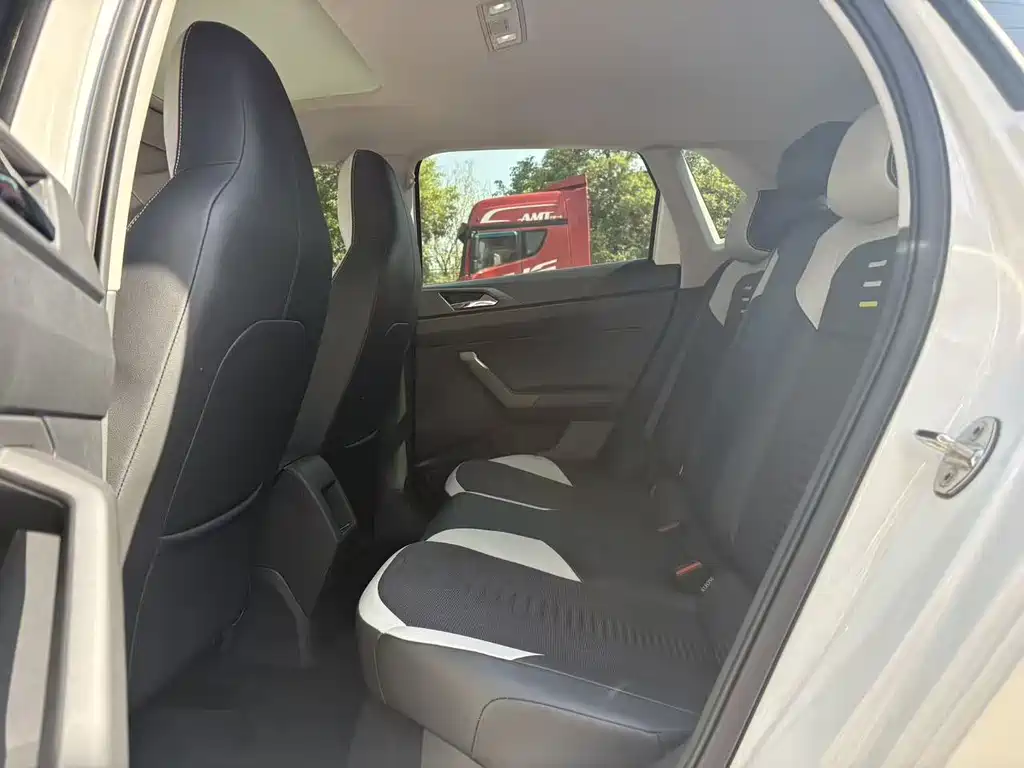 Polo 2021 Plus 1.5L Automatic Colorful Technology Edition купить на сайте DeffCars