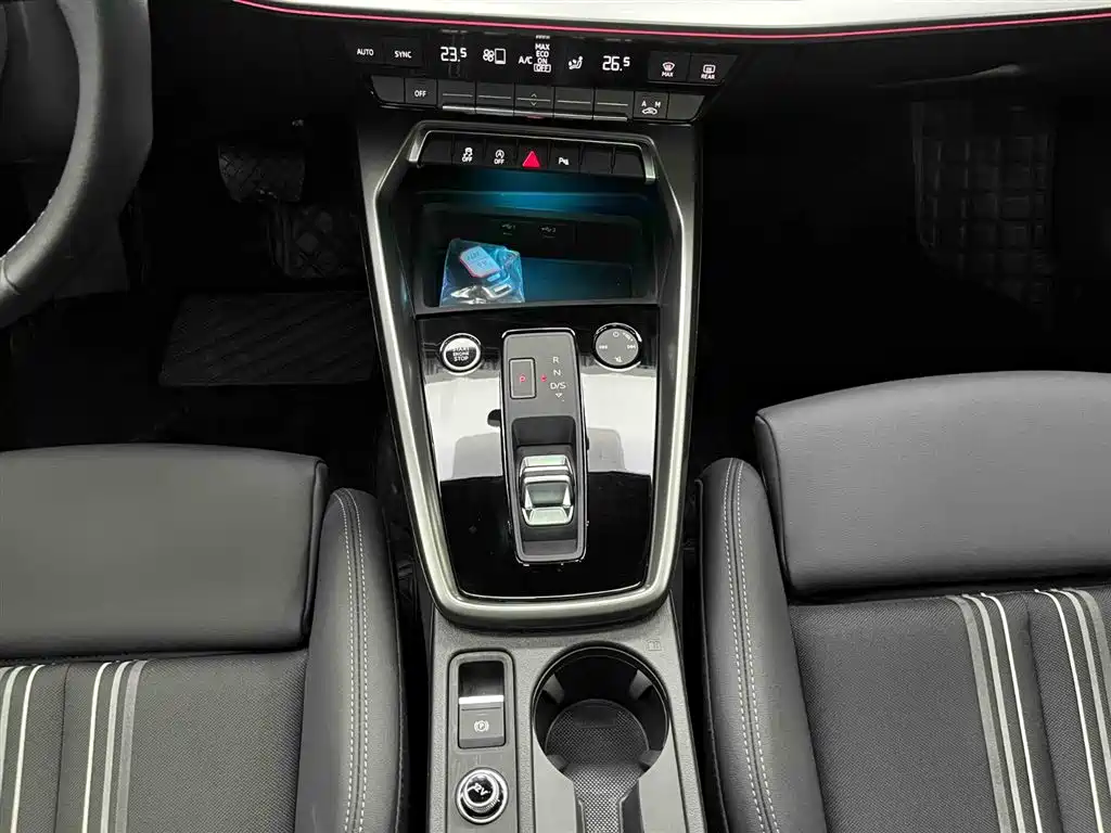 Audi A3 2023 facelift Sportback 35 TFSI stylish and sporty купить на сайте DeffCars