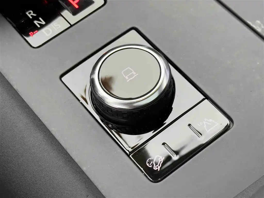 Discover the 2023 facelift 360PS R-Dynamic S купить на сайте DeffCars