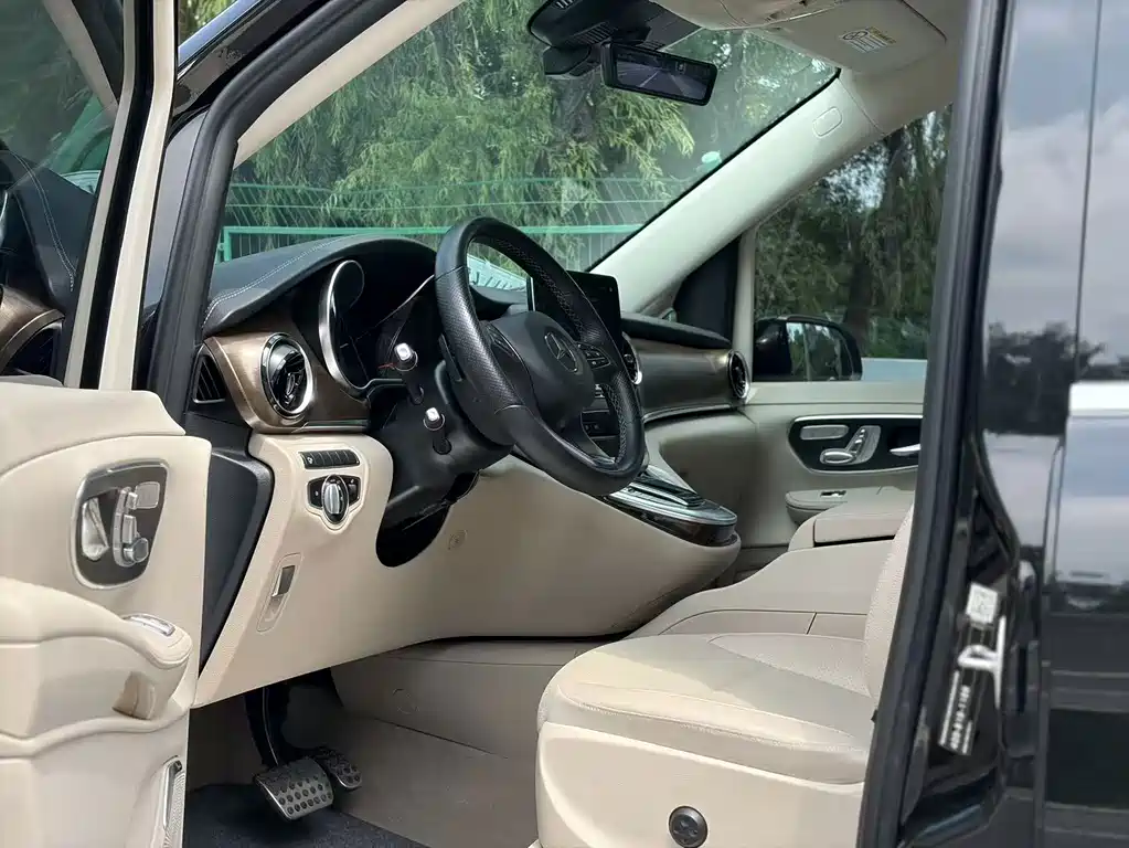 Mercedes V-Class 2022 V 260 Premium Edition купить на сайте DeffCars