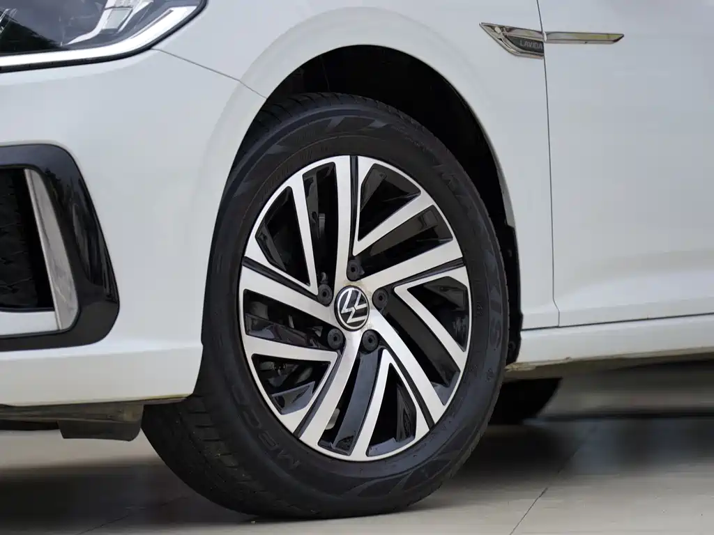 Lavida 2023 300TSI DSG Starry Sky Full Edition купить на сайте DeffCars