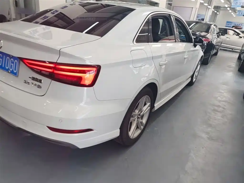 Audi A3 2020 Limousine 35 TFSI Fashion Type National VI купить на сайте DeffCars