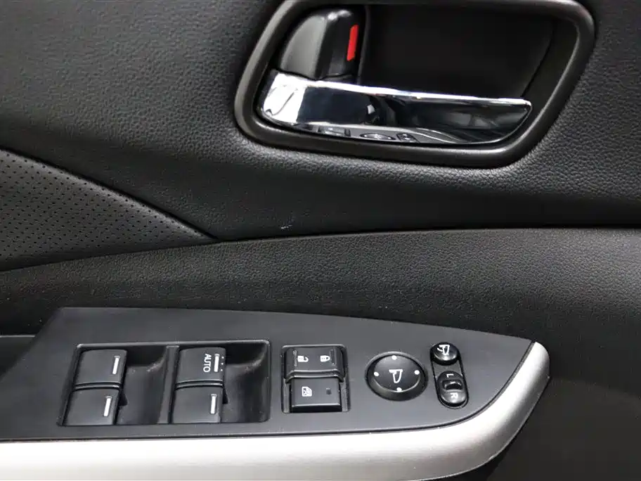 Honda CR-V 2015 2.4L two-wheel drive luxury version купить на сайте DeffCars