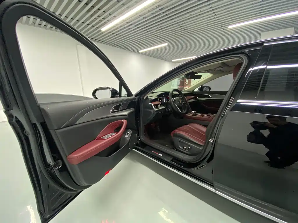 Hongqi H5 2024 1.5T DCT Zhilian Qiyun Edition купить на сайте DeffCars