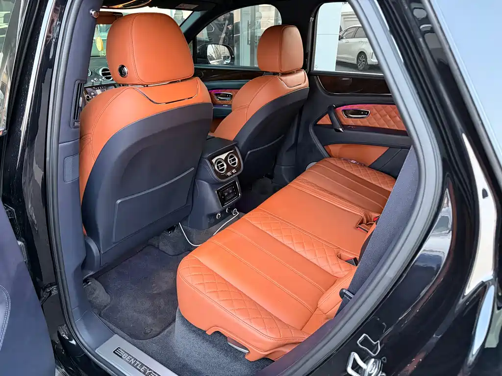 Bentayga 2016 6.0T Standard Edition купить на сайте DeffCars