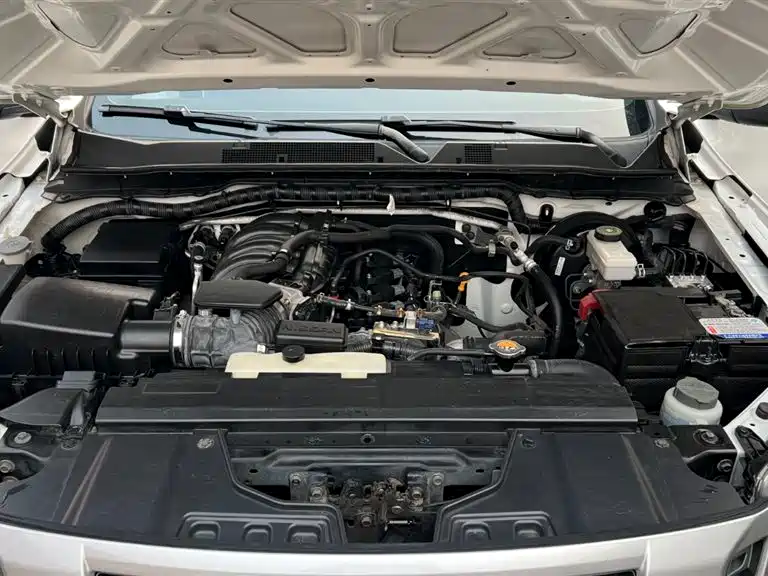 Navarra 2019 2.5L manual two-wheel drive comfort model National VI QR25 купить на сайте DeffCars