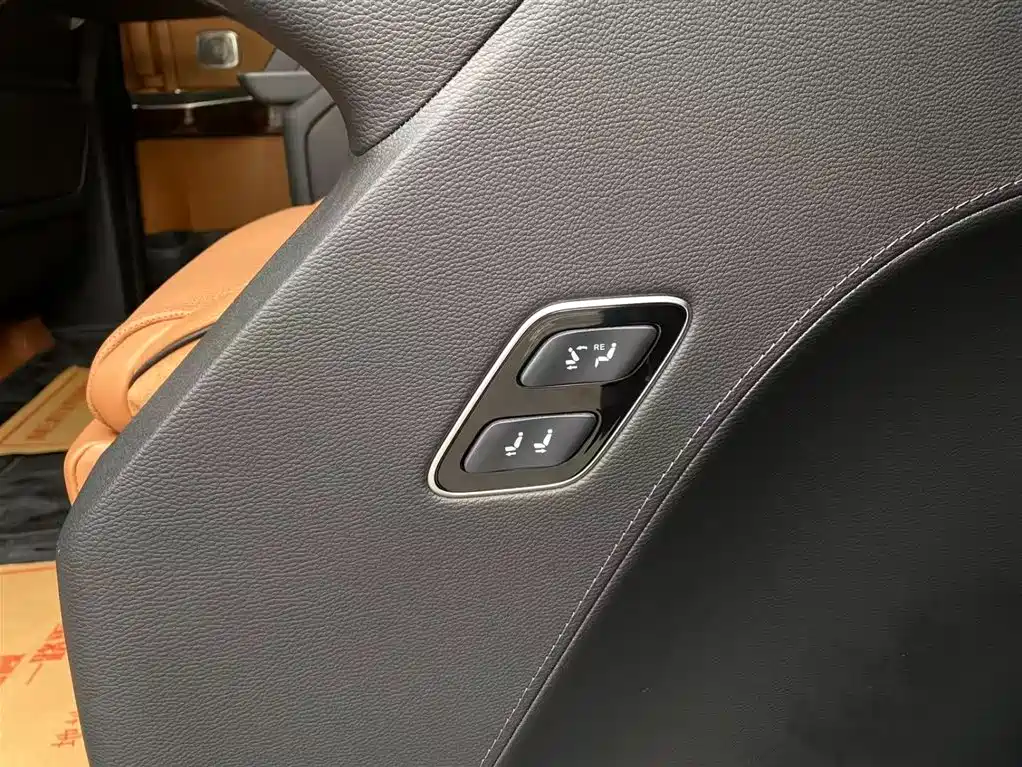 Hongqi HQ9 PHEV 2024 2.0T four-wheel drive luxury version купить на сайте DeffCars
