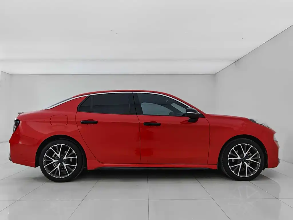Lynk & Co 03 2021 1.5TD DCT Pro купить на сайте DeffCars