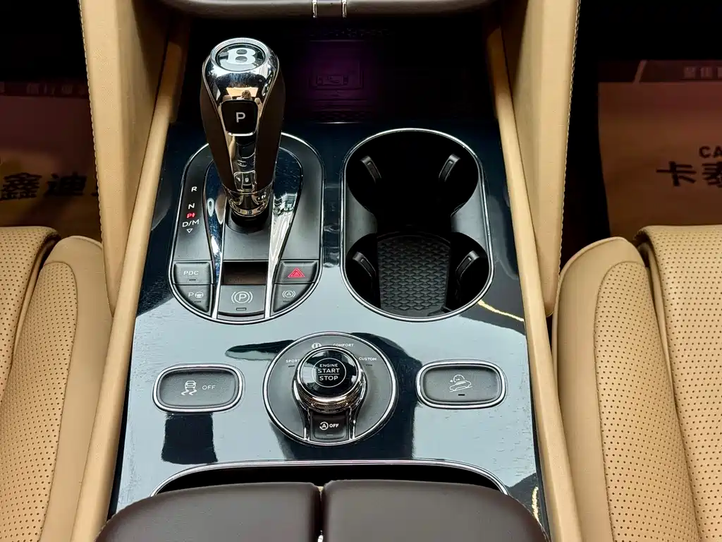 Bentayga 2023 4.0T V8 long wheelbase version купить на сайте DeffCars