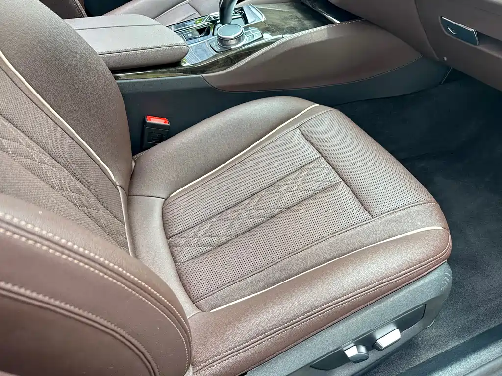BMW 5 Series 2021 525Li M Sports Package купить на сайте DeffCars