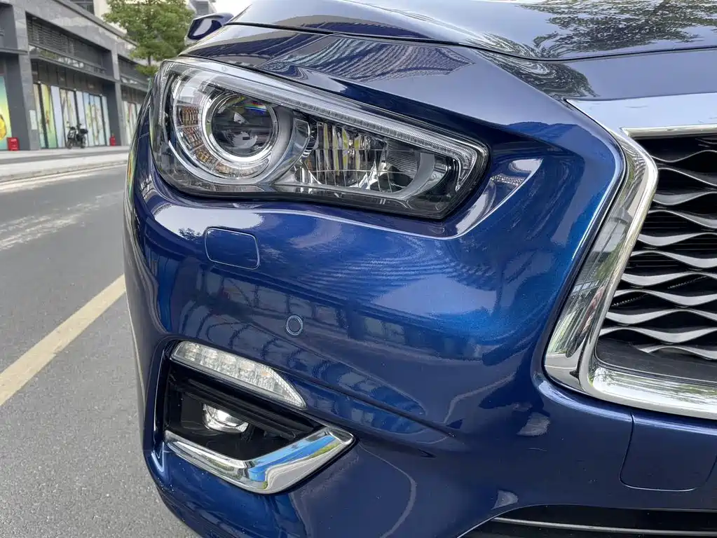 Infiniti Q50L 2018 2.0T Premium Edition National VI купить на сайте DeffCars