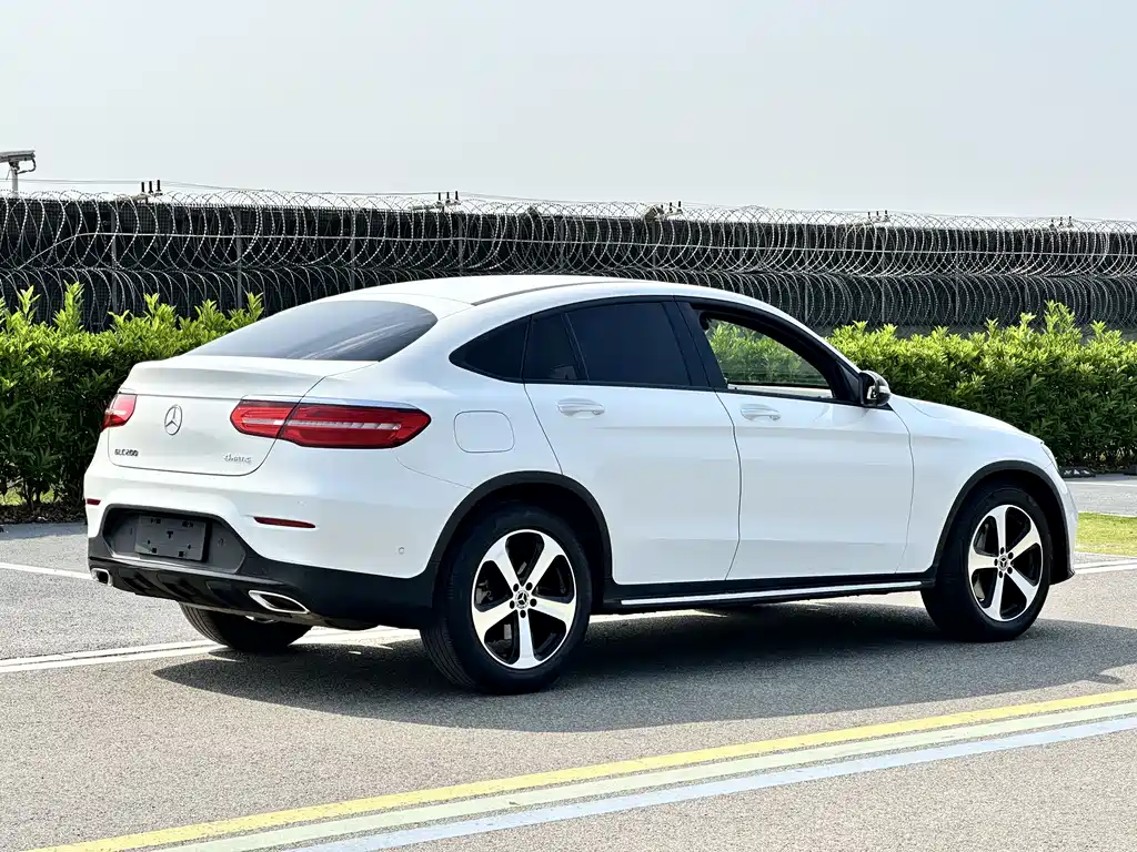 Mercedes-Benz GLC Coupe 2019 GLC 200 4MATIC Coupe SUV купить на сайте DeffCars