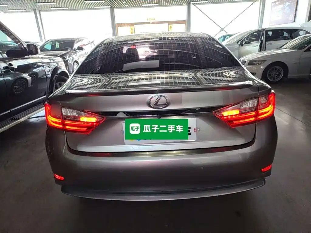 Lexus ES 2015 200 Elite Edition купить на сайте DeffCars