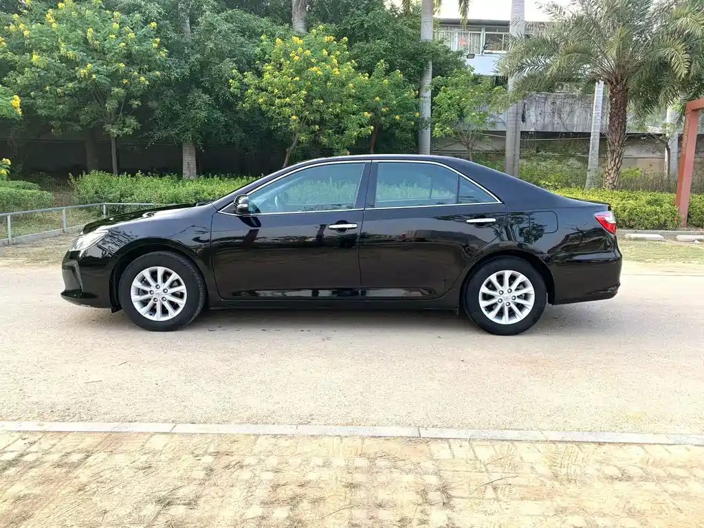Camry 2016 2.0G 10th Anniversary Leading Edition купить на сайте DeffCars