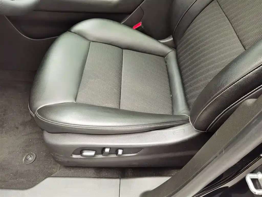 Cadillac XT4 2021 28T two-wheel drive technology купить на сайте DeffCars