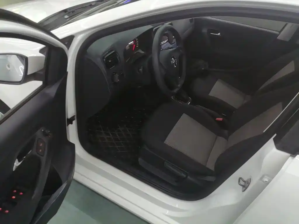 Polo 2016 1.4L automatic fashion model купить на сайте DeffCars