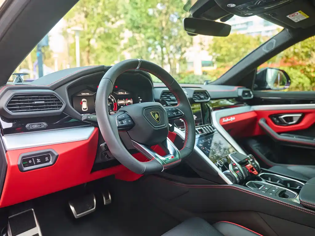 Urus 2023 4.0T V8 S купить на сайте DeffCars