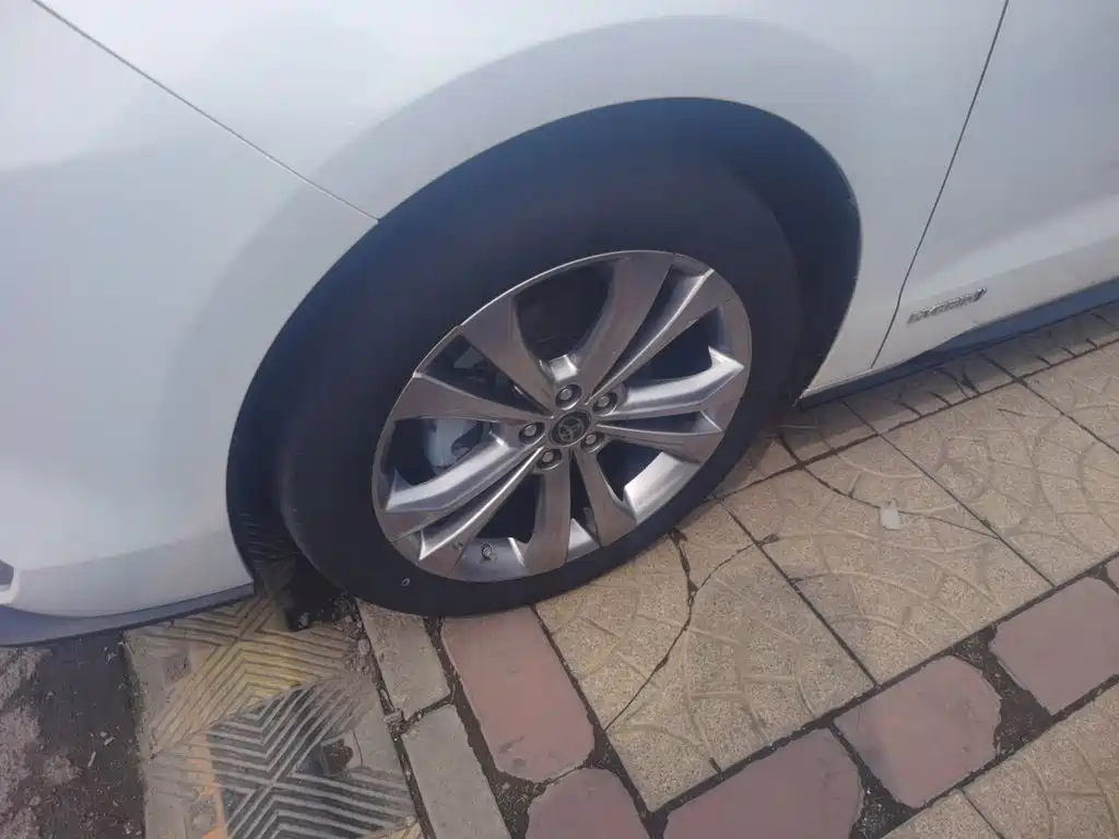 SIENNA 2023 2.5L Hybrid Premium Edition купить на сайте DeffCars