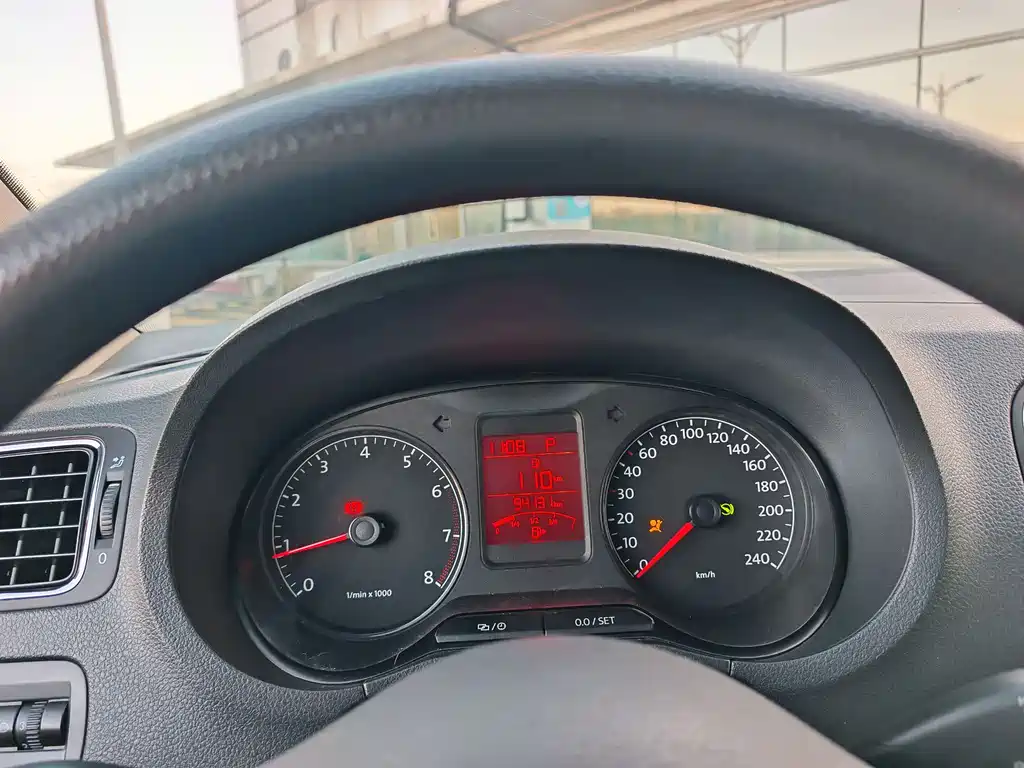 Polo 2013 1.6L automatic comfort version купить на сайте DeffCars