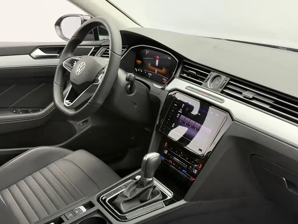 Magotan 2023 2 million commemorative edition 280TSI DSG comfort model купить на сайте DeffCars