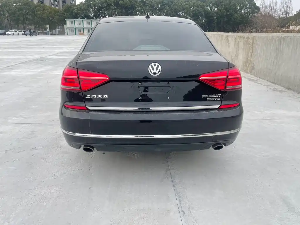 Passat 2017 330TSI DSG Premium Edition купить на сайте DeffCars