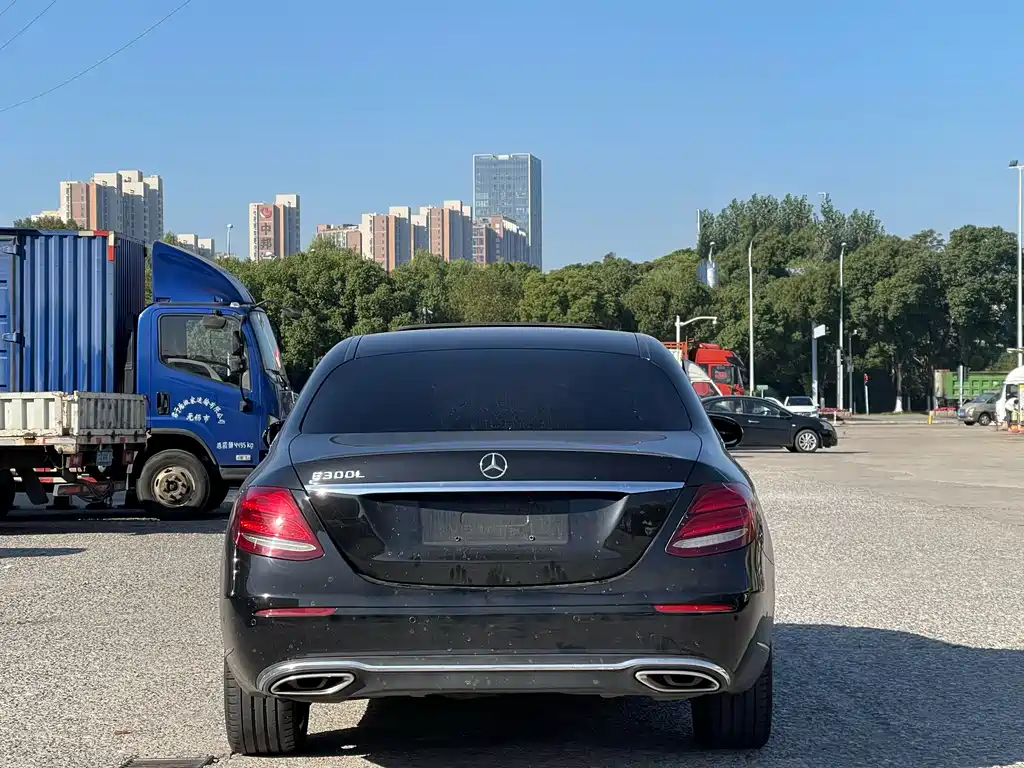 Mercedes-Benz E-Class 2016 E 300 L Fashion Model купить на сайте DeffCars