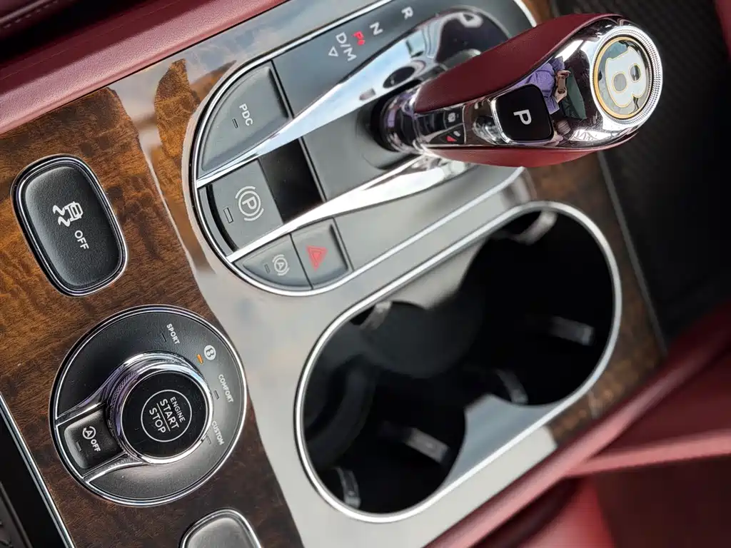 Bentayga 2018 4.0T V8 купить на сайте DeffCars