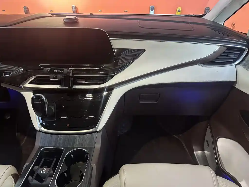 Buick GL8 2022 ES Lu Zun 653T Exclusive Type купить на сайте DeffCars