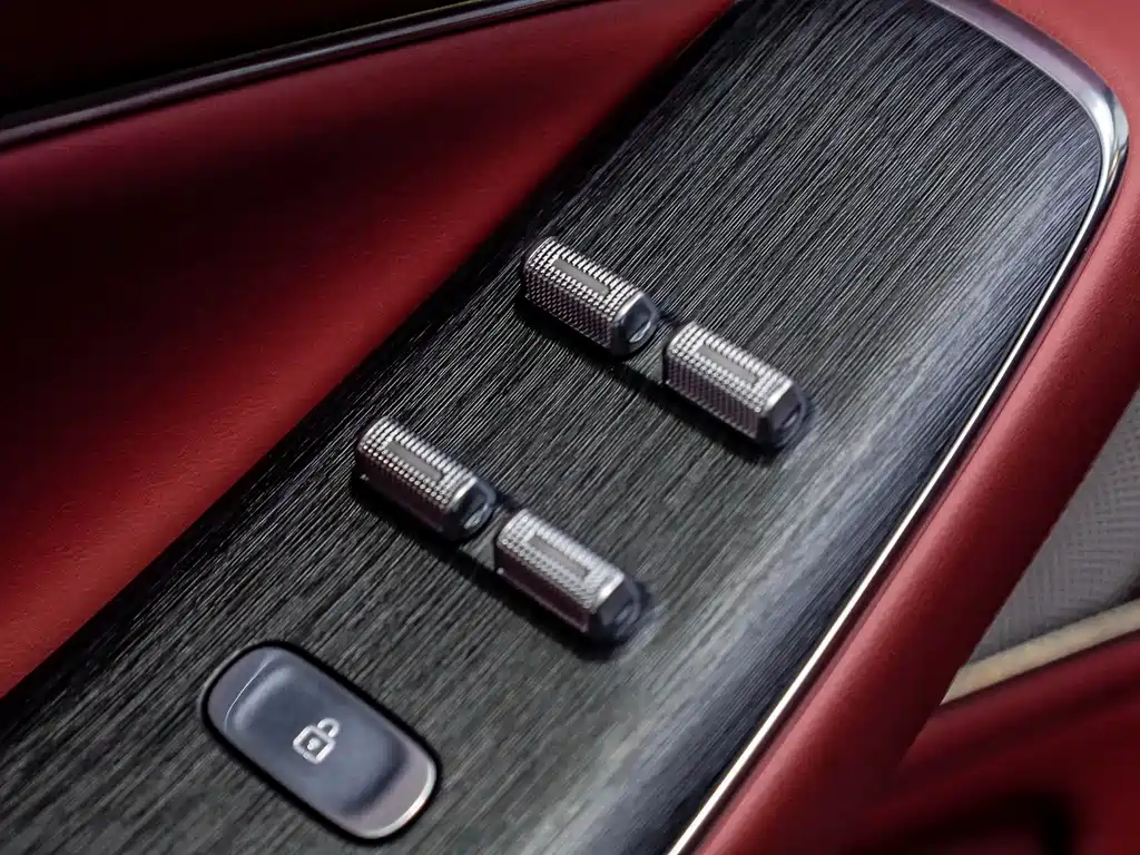 Wenjie M8 2025 extended range Max+ version 53.4kWh 5-seater version (192-line lidar) купить на сайте DeffCars