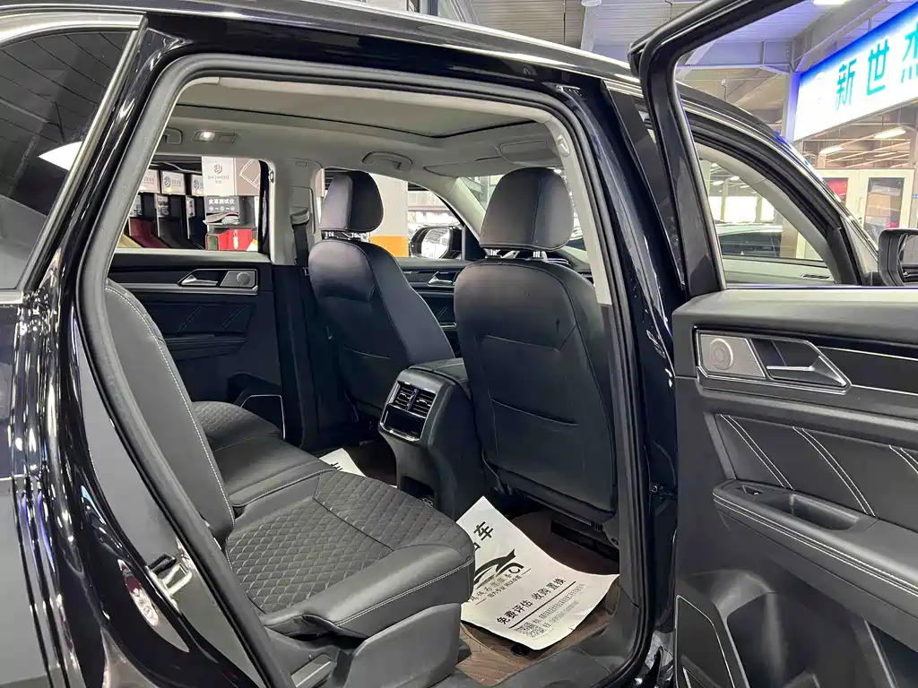 Touron 2020 Touron X facelift 380TSI four-wheel drive luxury version купить на сайте DeffCars