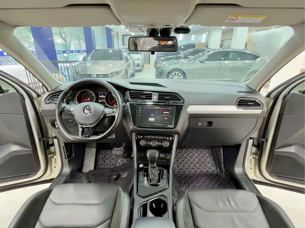 Tiguan L 2020 330TSI automatic two-wheel drive panoramic comfort version National VI купить на сайте DeffCars