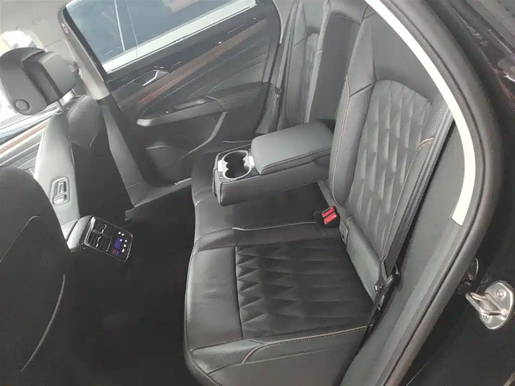 Passat 2019 330TSI Deluxe Edition National VI купить на сайте DeffCars