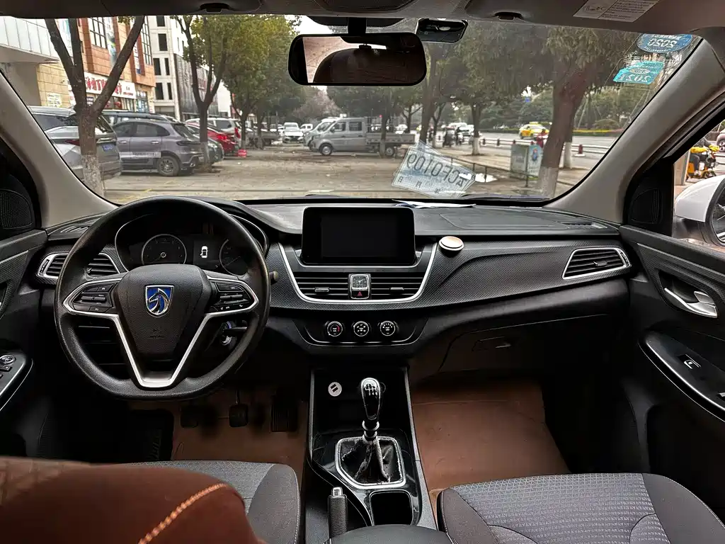 Baojun 730 2019 1.5L manual fashion 7 seats National V купить на сайте DeffCars