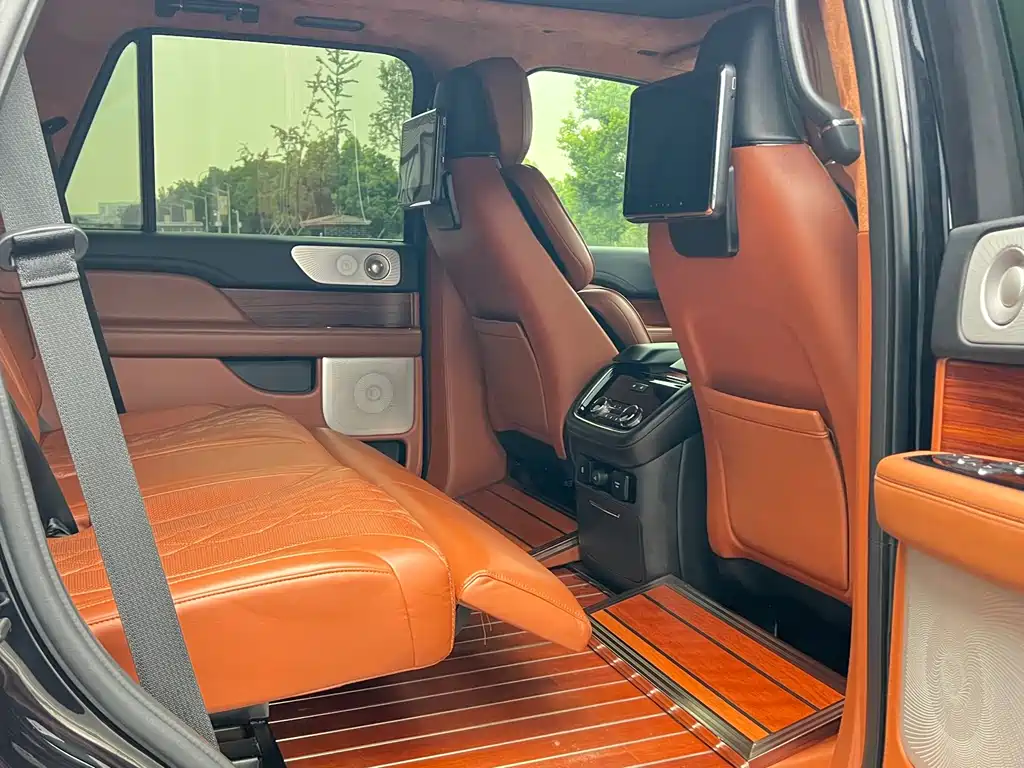 Navigator 2019 3.5T Honor Edition National VI купить на сайте DeffCars
