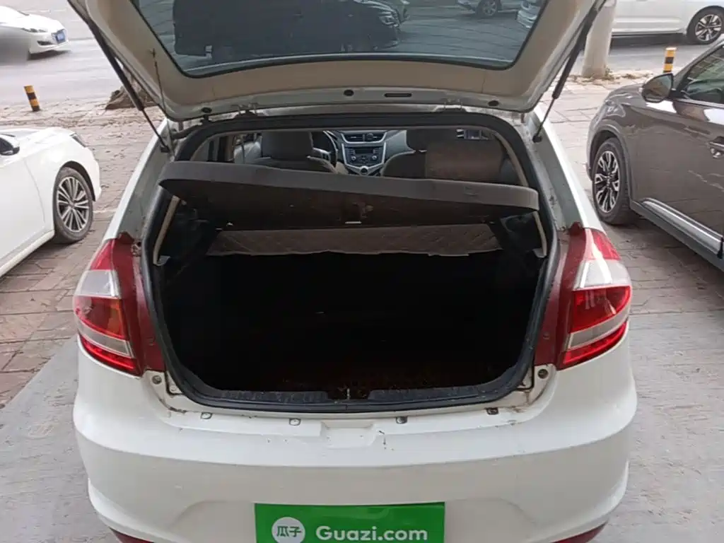 Fengyun 2 2015 1.5L Manual New Edition купить на сайте DeffCars