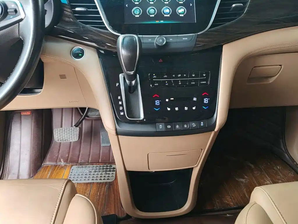 Buick GL8 2018 ES 28T flagship model National VI купить на сайте DeffCars