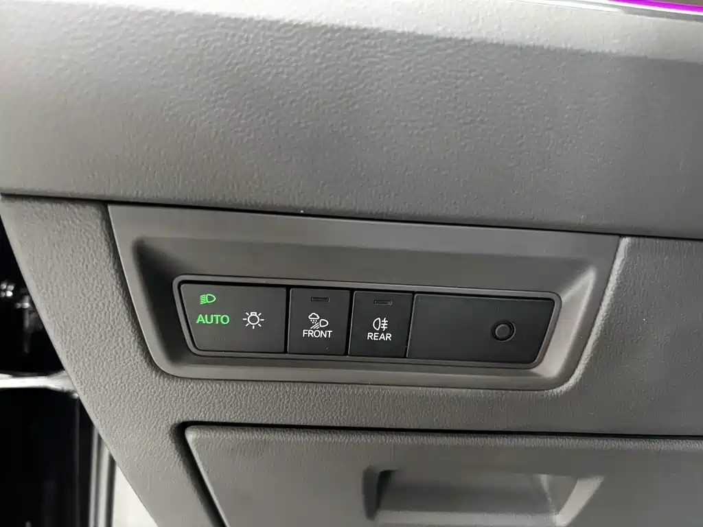 Touareg 2019 3.0TSI Ruifeng Edition National V купить на сайте DeffCars