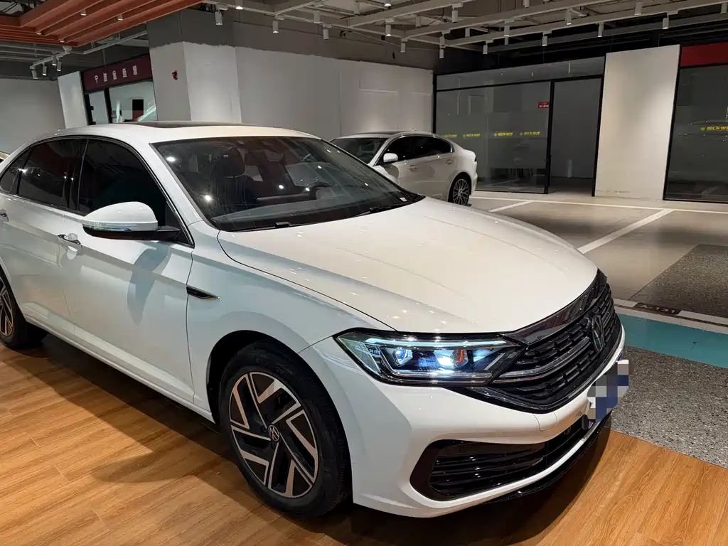 Sagitar 2024 300TSI DSG Flyover Edition купить на сайте DeffCars