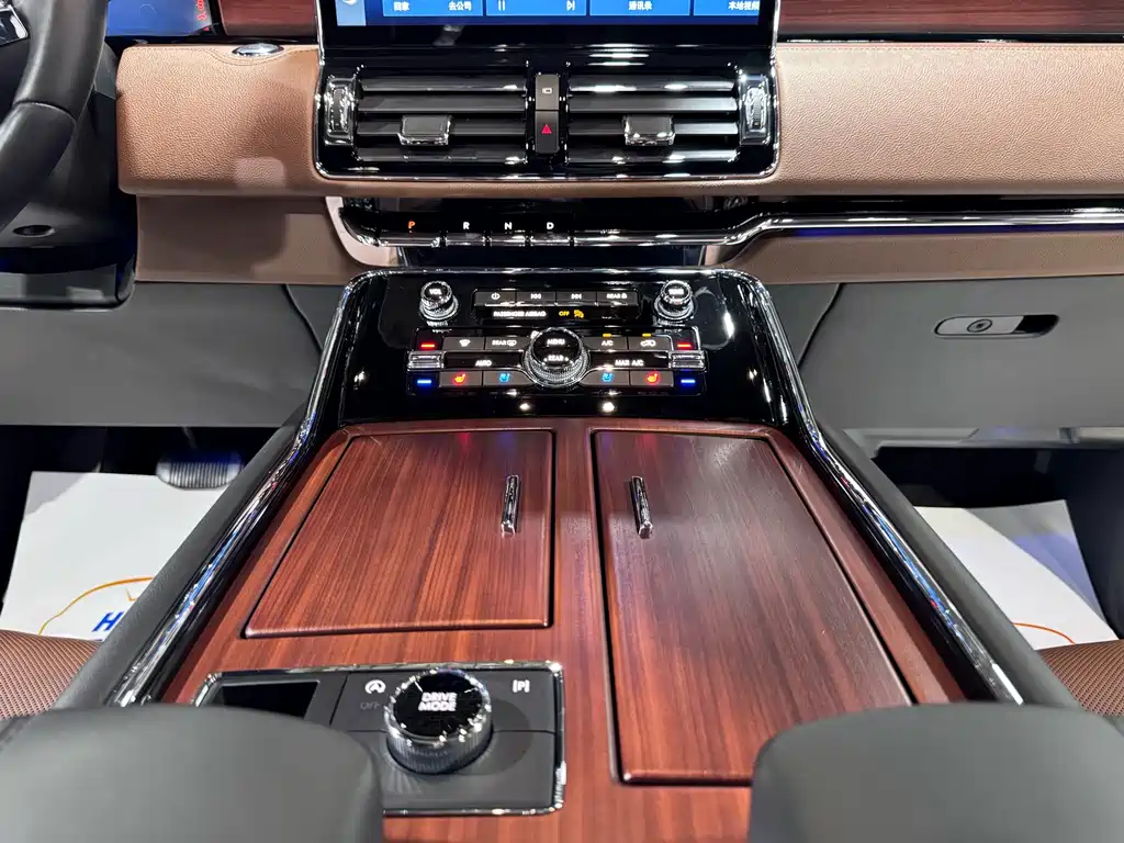 Navigator 2022 3.5T Honor Edition купить на сайте DeffCars