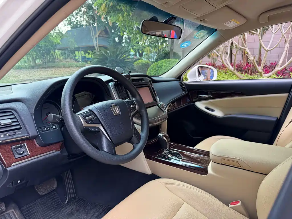Crown 2018 2.0T Pioneer Edition купить на сайте DeffCars
