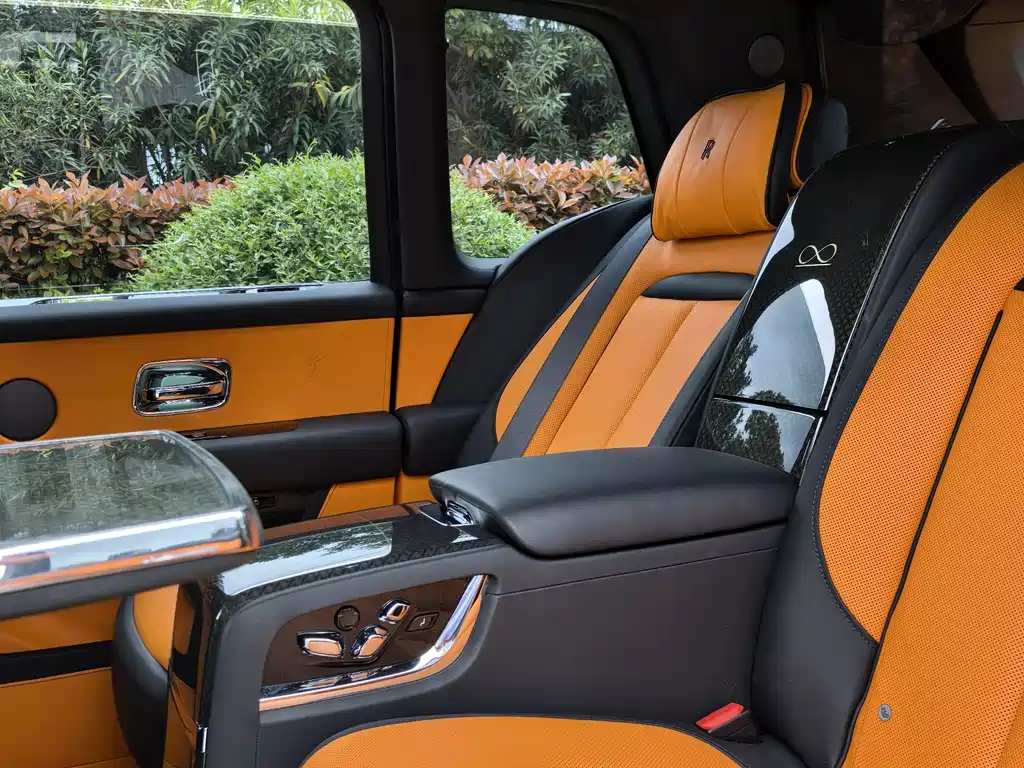 Cullinan 2020 Black Badge купить на сайте DeffCars