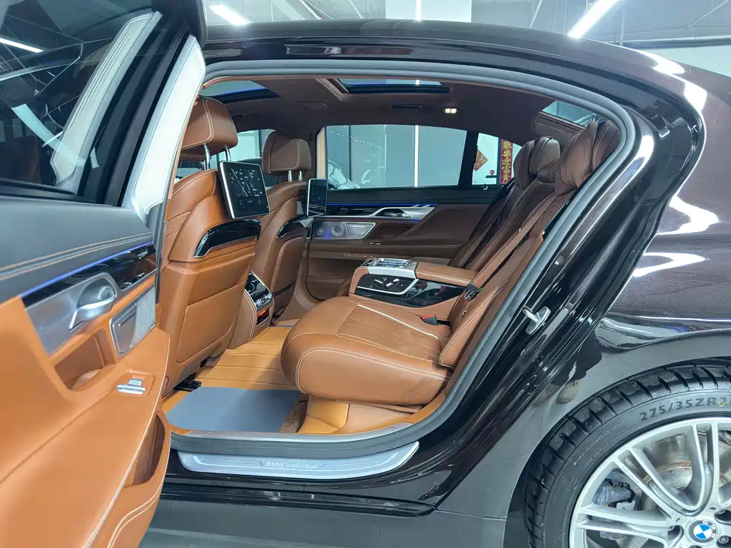BMW 7 Series 2018 740Li xDrive Exclusive Excellence Package купить на сайте DeffCars