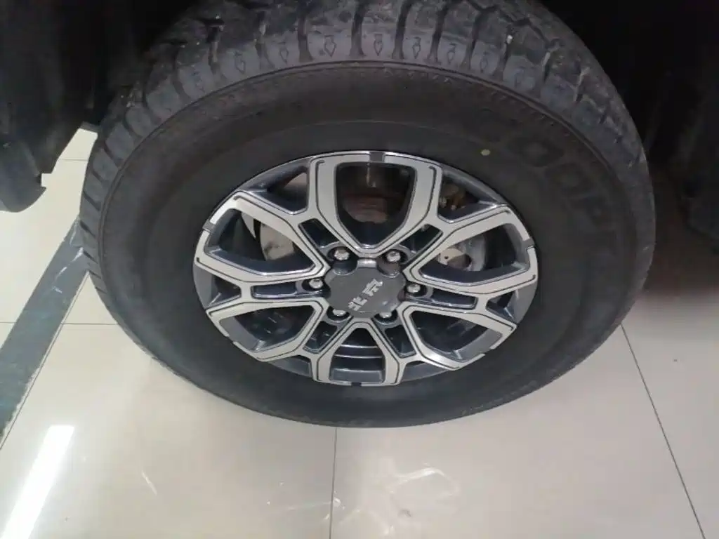 Beijing BJ40 2023 2.0T Automatic 4WD City Hunter Edition купить на сайте DeffCars
