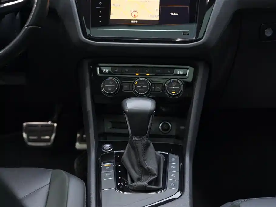 Tiguan L 2021 330TSI automatic two-wheel drive R-Line version купить на сайте DeffCars