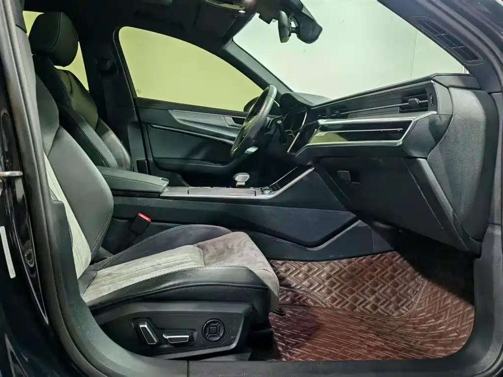 Audi A6L 2023 40 TFSI luxury and dynamic model купить на сайте DeffCars