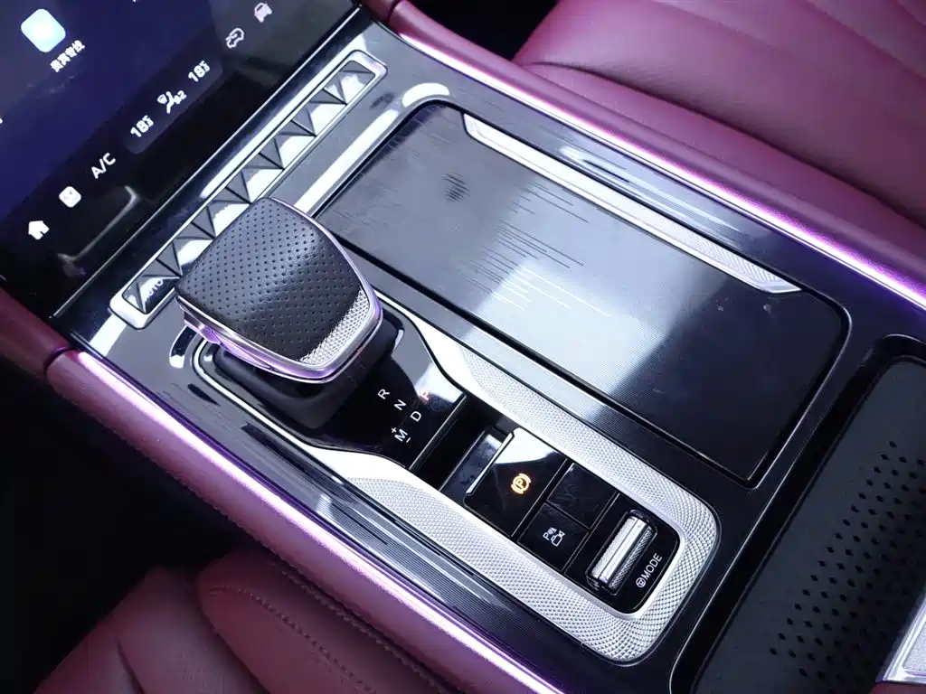 Hongqi H5 2024 2.0T Automatic Zhilianqichang Edition купить на сайте DeffCars