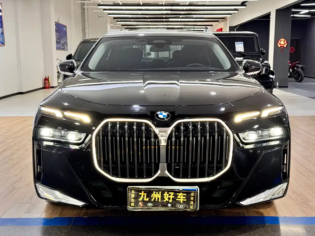 BMW 7 Series 2023 735Li M Sports Package купить на сайте DeffCars