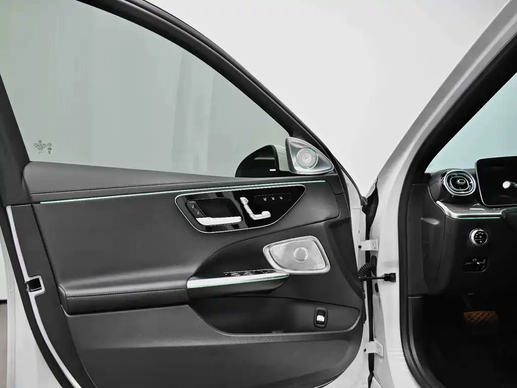 Mercedes-Benz C-Class 2024 C 260 L Sports Edition купить на сайте DeffCars