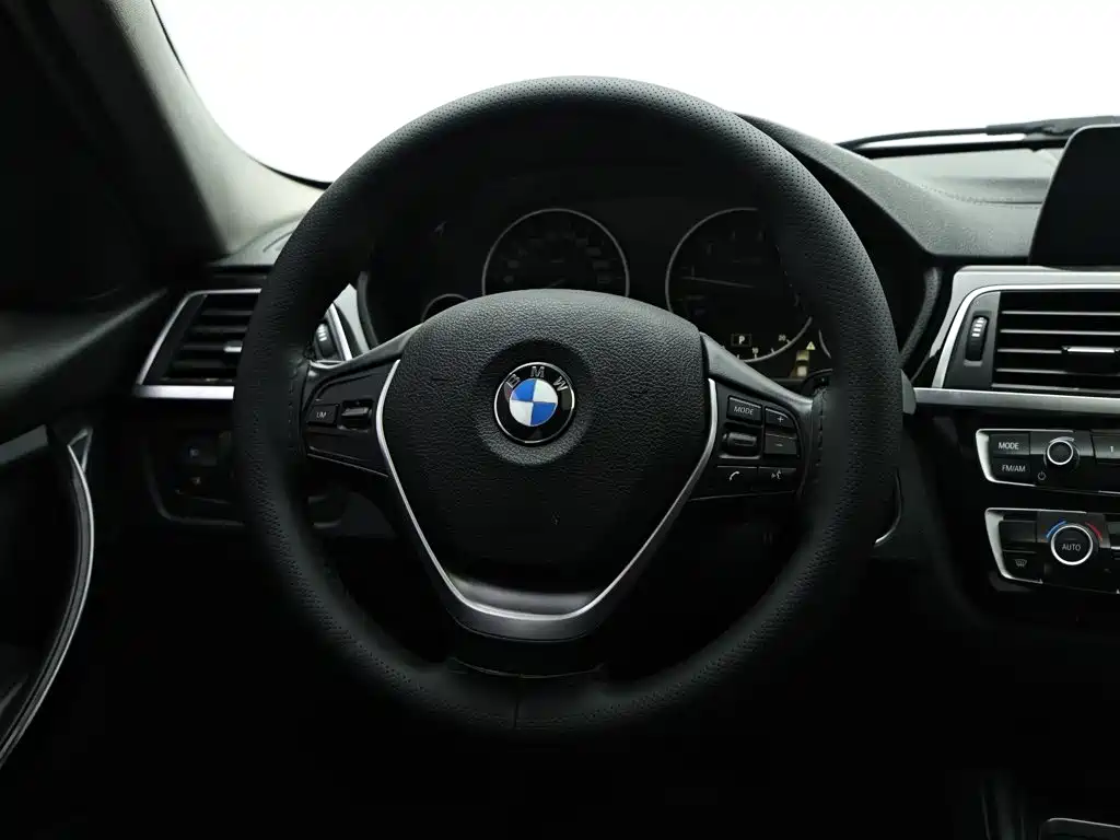 BMW 3 Series 2018 320Li Fashion Model купить на сайте DeffCars